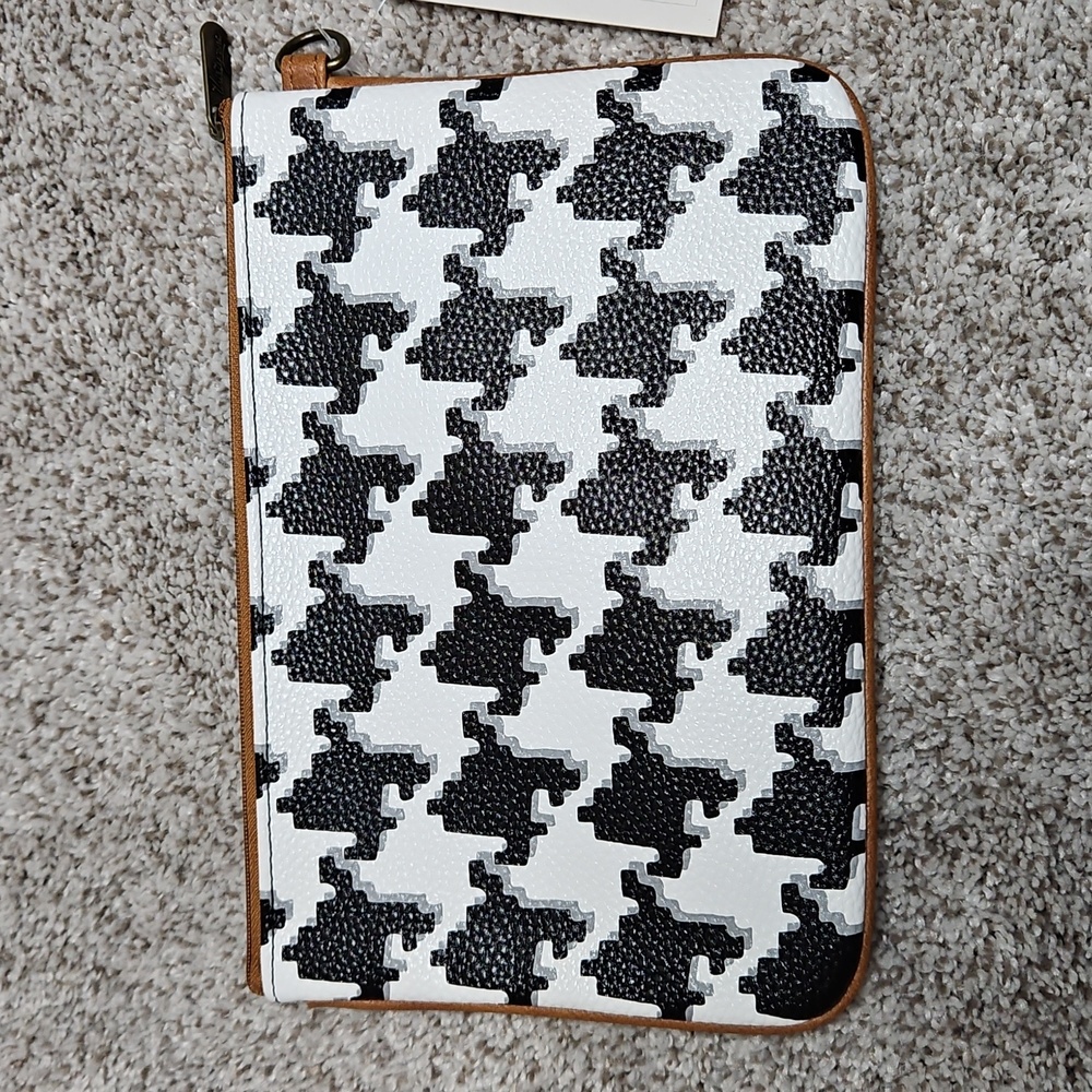 Rubie Mini Black and White Houndstooth Clutch - Picture 5 of 5